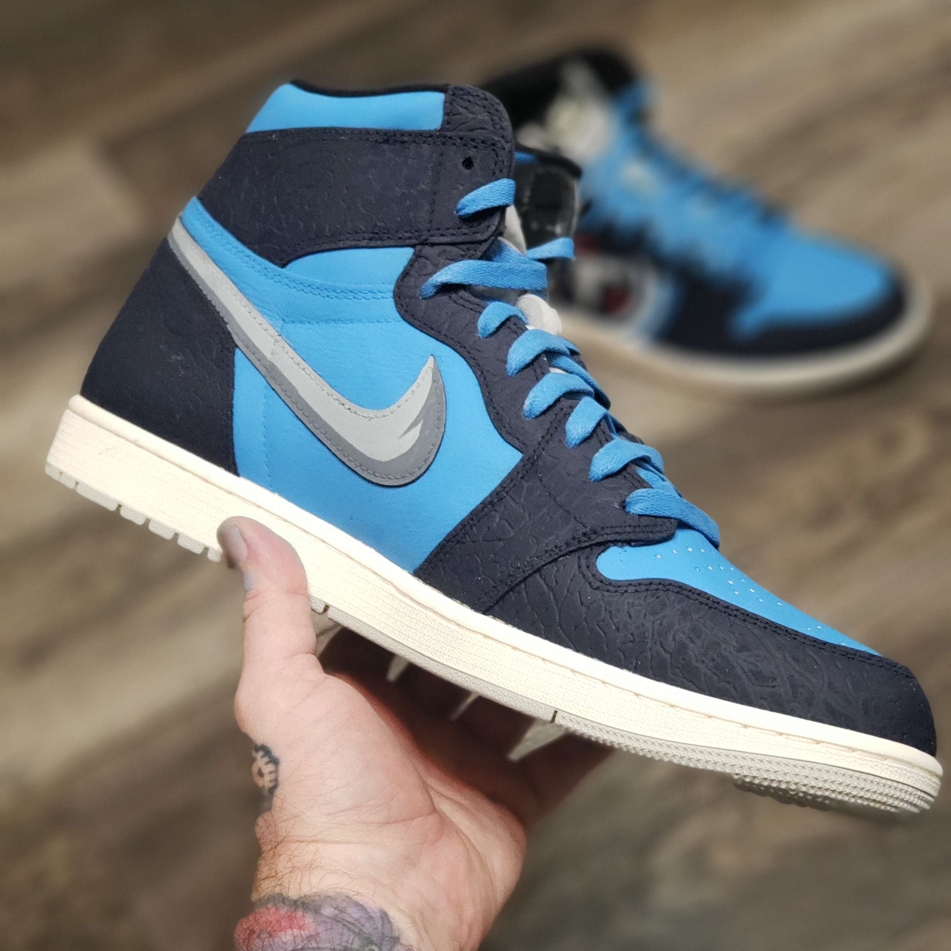 Tennessee Titans AJ1 Retro OG Mid